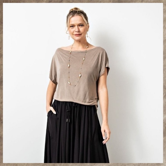 EASEL Ruched Sides Slouchy Short Dolman Sleeves Slinky Boat Neck Top Scooped Hem - Picture 4 of 13